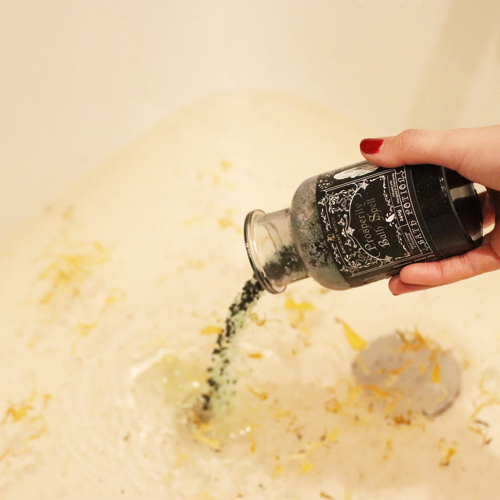 💸 Pozione Rituale da Bagno della Strega Antica ✦ Prosperità