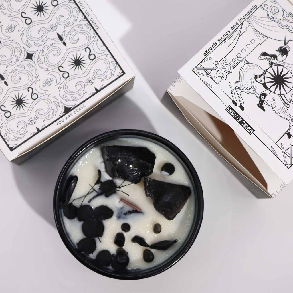 ⚔️ “Il Re di Spade – Candela Magica di Thoth” – Cedro e Ossidiana Nera 🕯️