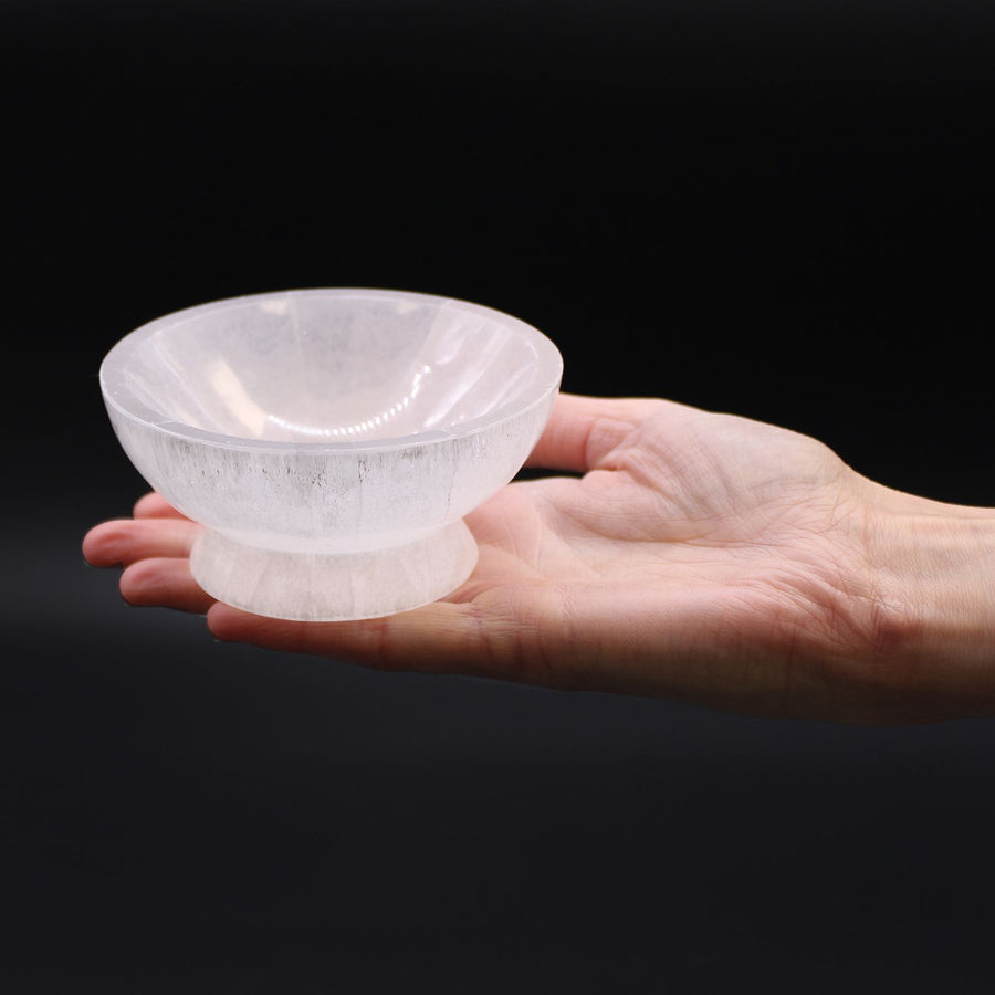🌕 Coppa Rituale in Selenite – 10 cm “Portale Lunare di Hekate”